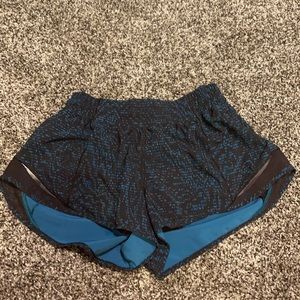 Lululemon Printed Hotty Hot Short 2.5 ins